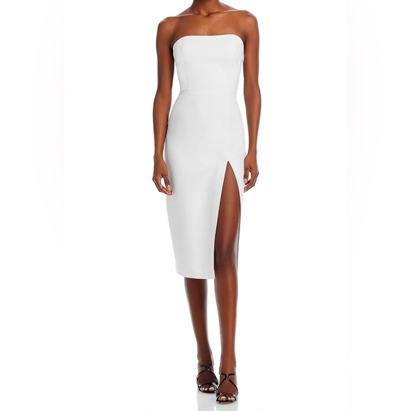 Amanda Uprichard | - Picture 2 of 4